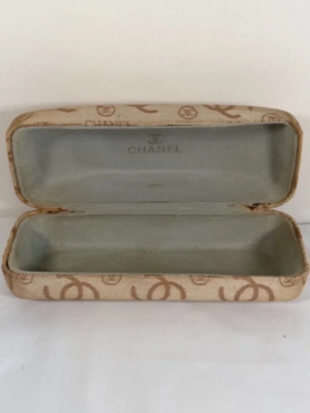 CHANEL CC Monogram Logo Tan Fabric Clamshell Eyeglass Sunglass Case